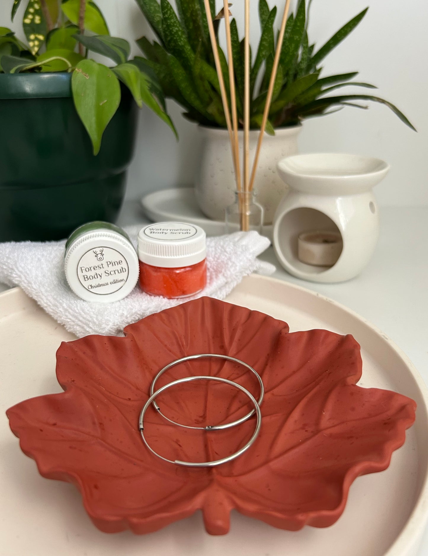 Maple leaf decorative tray