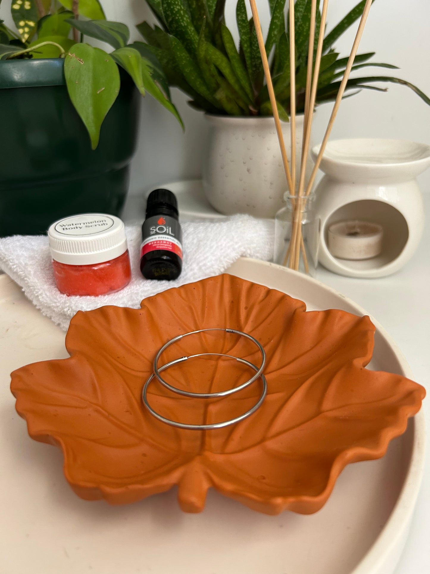 Maple leaf decorative tray