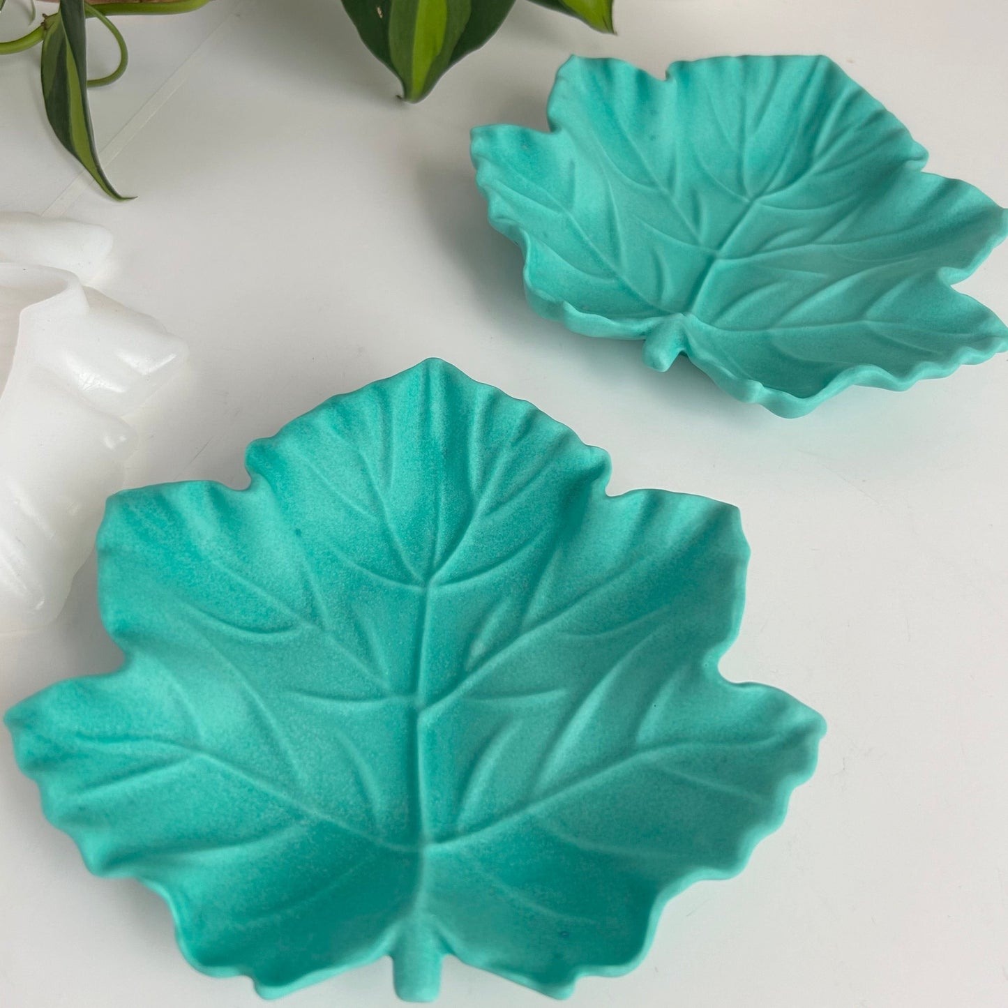 Maple leaf decorative tray